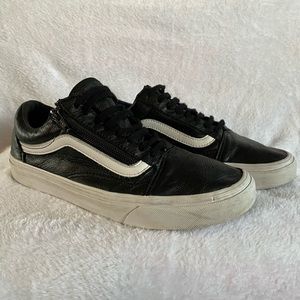 Black Leather Vans Woman’s 9 🖤